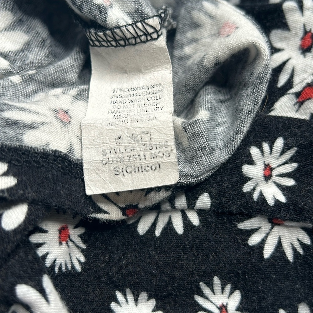 Mind Code Flower Crop Top - Picture 10 of 10